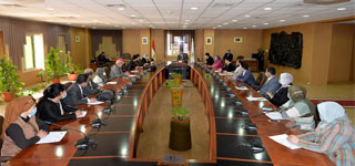 رئيس جامعة المنصورة يعقد لقاء مع أعضاء مكتب العلاقات الدولية لبحث آليات تدويل الجامعة