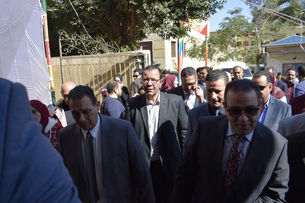 جامعة المنصورة توفد أكبر قافلة طبية الى قرية أويش الحجر