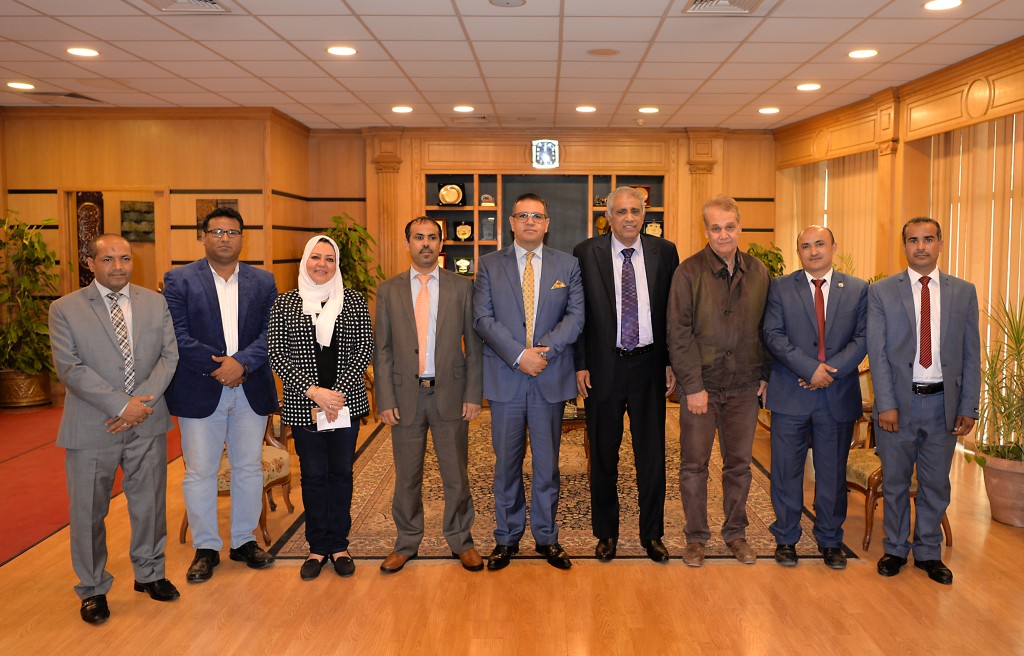 رئيس جامعة المنصورة يستقبل المستشار اليمنى لمشاركته بمهرجان الشعوب