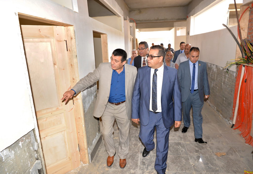 President of Mansoura University inspecting the expansion of the clinics and the practical examinations at the Faculty of Dentistry
