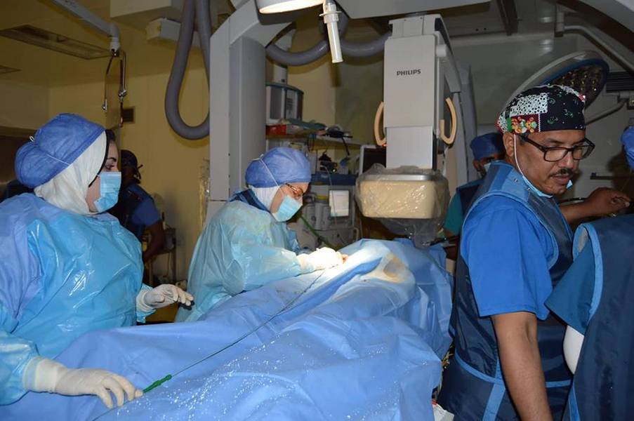 فريق طبي متعدد الجنسيات يجرى ١٧ جراحة قلب و٥٣ قسطرة تداخلية بمستشفي الاطفال بجامعة المنصورة