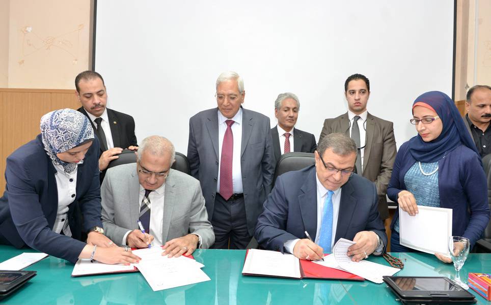 Minister of Manpower signs a cooperation protocol with the President of Mansoura University to spread the culture of safety and occupational health