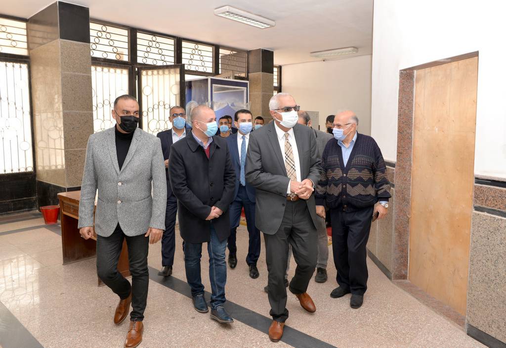رئيس جامعة المنصورة يتفقد انشاءات مبني الملحق الجديد لكلية التربية الرياضية