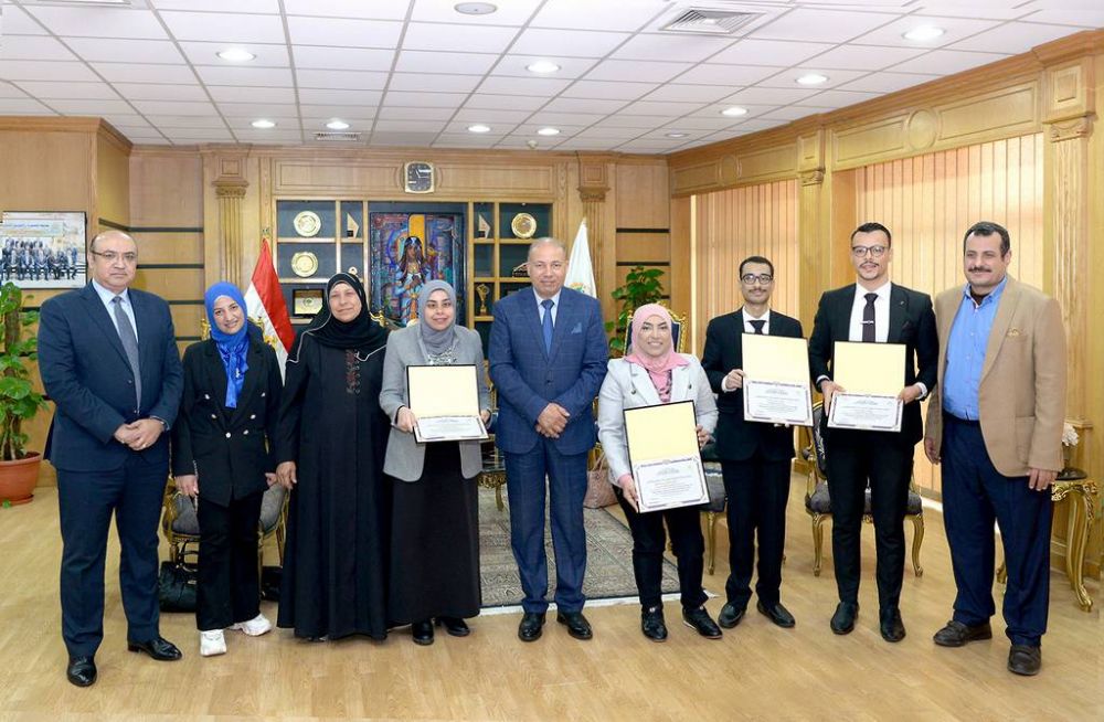 President of Mansoura University honors the university’s students with disabilities who won first places of the Republic in the project of supporting e-government and innovation