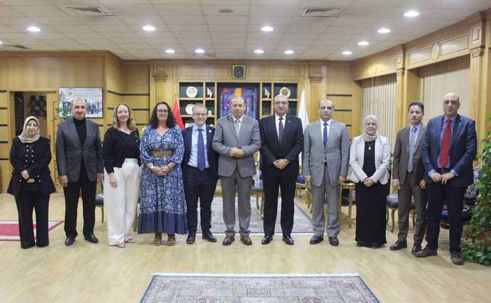 رئيس جامعة المنصورة يستقبل وفدًا من "جامعة مانشستر" لتعزيز سبل التعاون