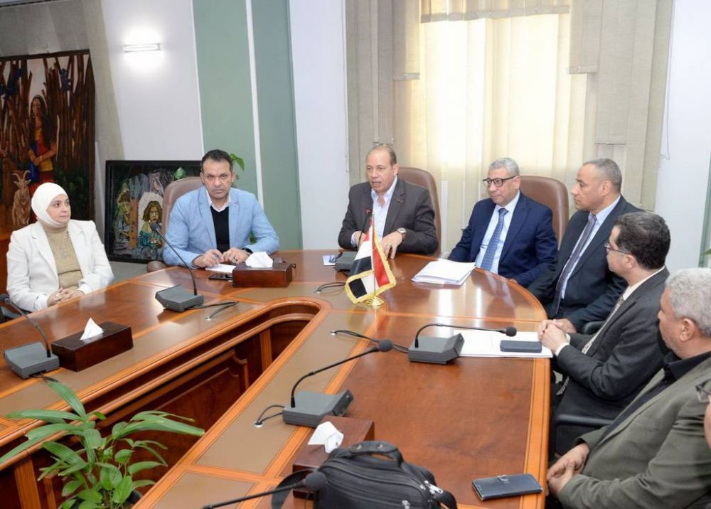 رئيس جامعة المنصورة يلتقي بالقيادات الإدارية ومديري عموم إدارات الجامعة ومديري الوحدات الحسابية، بحضور وكيل أول وزارة المالية بالدقهلية