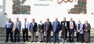 Le président de l’Université de Mansoura visite la faculté de droit de l’Université de Bagdad et souligne le renforcement des perspectives de coopération académique commune