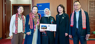 عميدة كلية التمريض بجامعة المنصورة تشارك في برنامج تدريبي بالصين حول 