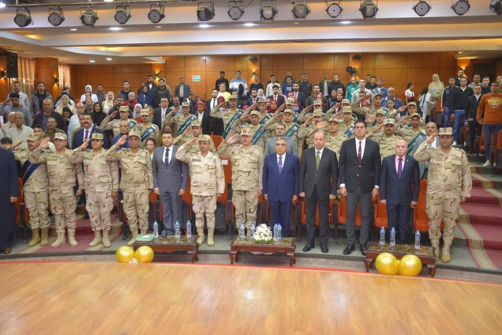 رئيس جامعة المنصورة يشارك في حفل تكريم أسر الشهداء ومصابي العمليات الحربية بحضور محافظ الدقهلية