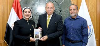 Le Président de l'Université de Mansoura reçoit l'équipe du Centre de Paléontologie des Vertébrés