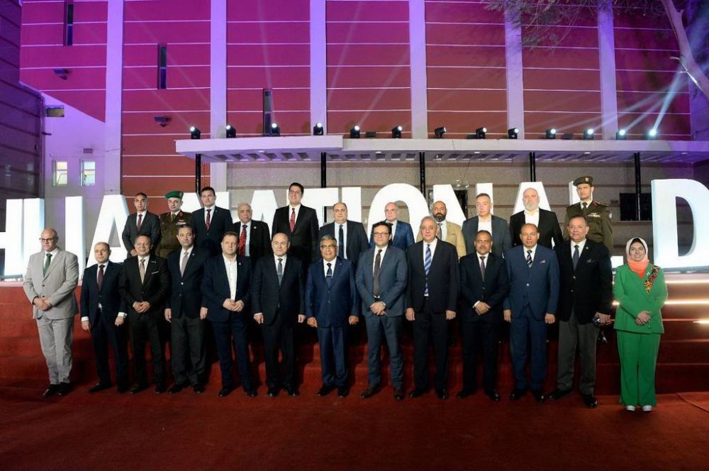 رئيس جامعة المنصورة يشهد احتفالات الدقهلية بالعيد القومي الـ 776 على مسرح أم كلثوم بقصر ثقافة المنصورة