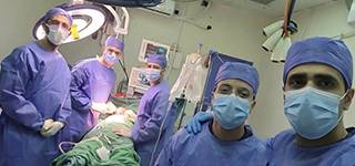 مستشفى الطوارئ بجامعة المنصورة تنجح في إنقاذ مريض تعرض لطعنة نافذة بالقلب بتدخل جراحي عاجل