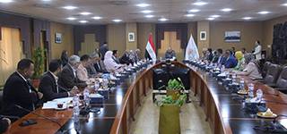 Le Conseil des affaires d'éducation et d'étudiants de l'Université de Mansoura discute des préparatifs pour la nouvelle année universitaire et du développement du processus éducatif